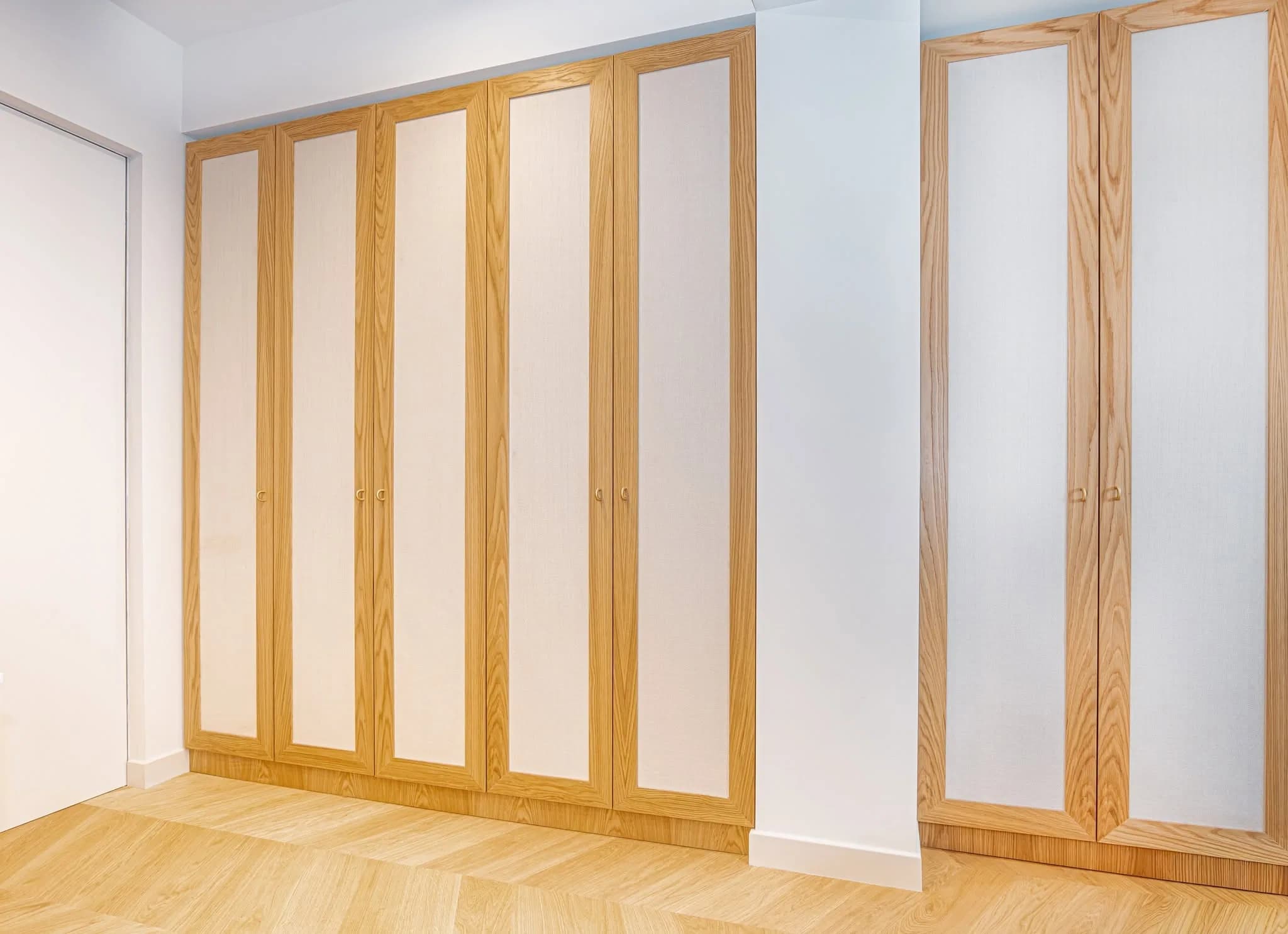 Oak framed wardrobe hall — custom furniture by Kencho Group, Tbilisi
